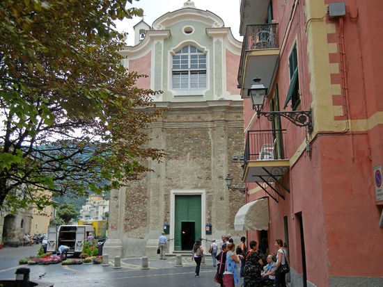 Noli - Kirche San Pietro (12./13. Jh).