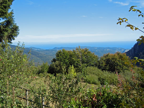 Abenteuerliche Straße, Kurven, Kurven und holprig ohne Ende.