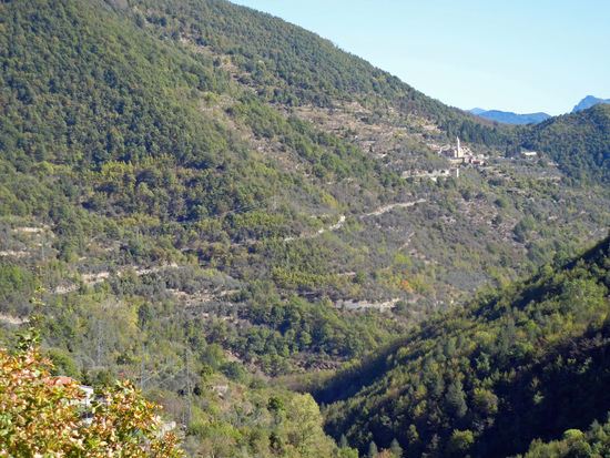 Über die 453 Richtung Pieve di Teco, eine landschaftlich schöne kurvige Straße.