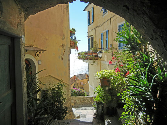 Die alten Häuser in Cervo sind liebevoll restauriert und alle bewohnt.