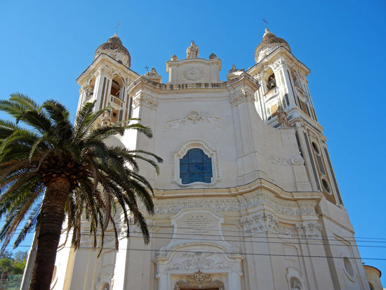 Laigueglia - Barocke Kirche, die dem Hl. Matteo geweiht ist.