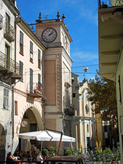 Pieve di Teco - Uhrturm