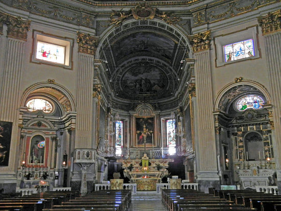 Loano - Die Kirchen sind im Innern prächtig ausgeschmückt