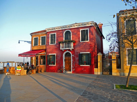 Burano - Langsam geht die Sonne unter, wir verlassen Burano