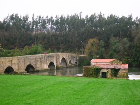 Blick auf die Brücke Ponte de Zameira