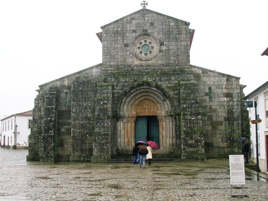 Kirche Igreja de Sao Pedro in Rates