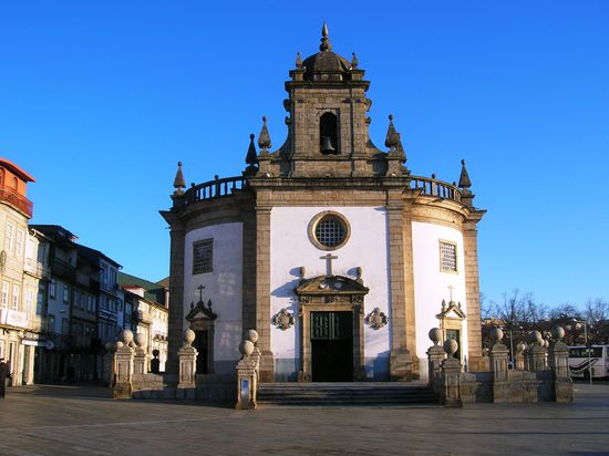 Wallfahrtskirche Bom Jesus do Monte. Leider wurde diese Kirche restauriert, weshalb wir die herrlichen weißblauen Kachelbilder nicht komplett ansehen konnten.