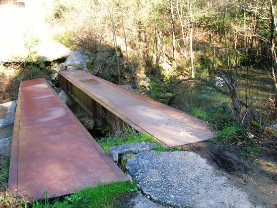Abenteuerliche Brücke