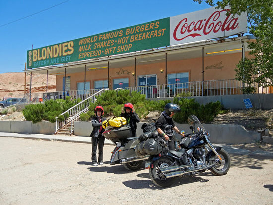 Kaffeepause in Hanksville bei Blondies Cafe