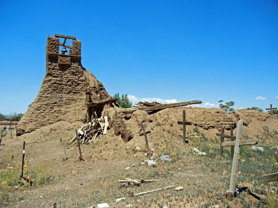 Reste Kirchturm und Friedhof - TAOS Pueblo