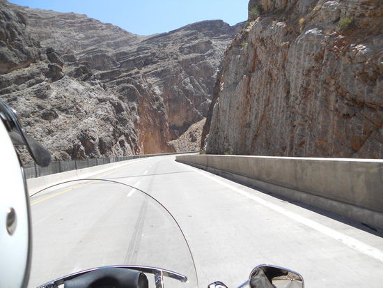 Virgin River Canyon - auf dieser Straße kann man leider nicht halten