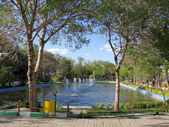 Einer der vielen schönen Parks in Täbris - Iran