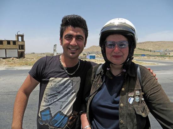 Immer wieder treffen wir auf freundliche hilfsbereite Menschen - Foto muss sein!