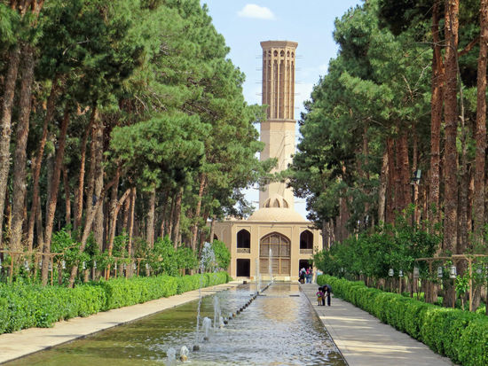 Yazd - Am Nachmittag wird noch der Dowlatabad-Garten - Bagh-e Dowlatabad - UNESCO-Weltnaturerbe - mit seinem Pavillion besucht.