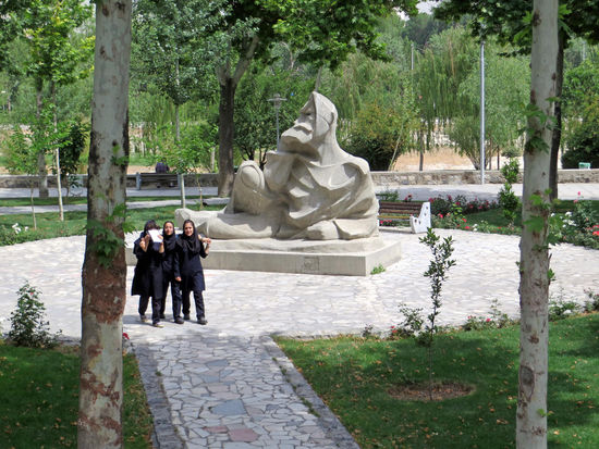 Esfahan hat viele schöne Parks mit herrlichen Skulpturen.