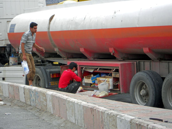 Anarak - diese netten LKW-Fahrer haben uns zum Tee eingeladen