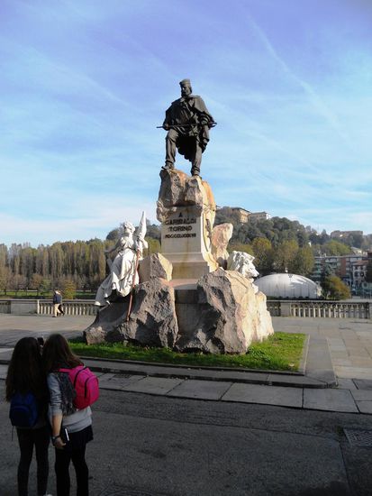 Am Poufer steht ein Denkmal für Giuseppe Garibaldi - er ist der populärste italienische Nationalheld.