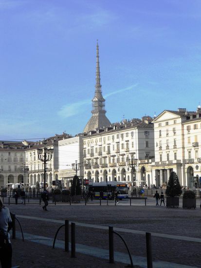 Blick auf die Mole Antonelliana vom Piazza Vittorio Veneto aus