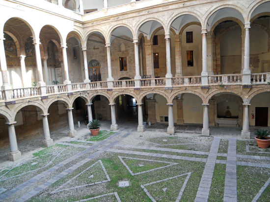 Innenhof Palazzo Reale