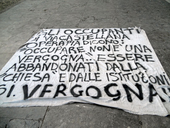 Protest vor der Kathedrale