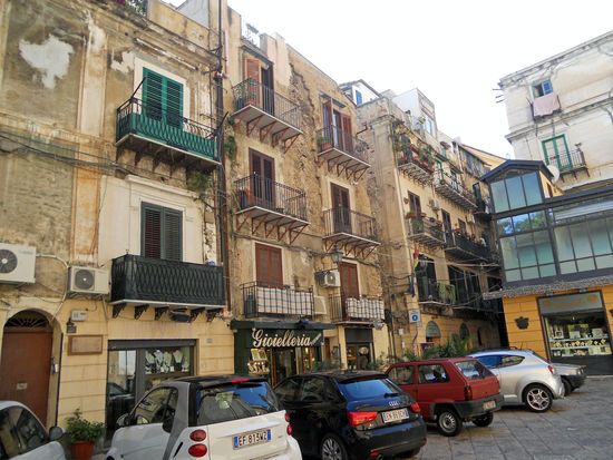 Piazza Giovanni Meli