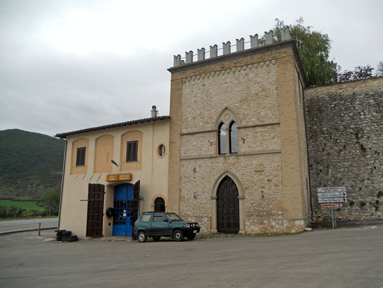 Tor in der Stadtmauer von Norcia