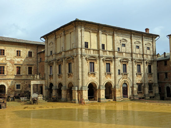 Montepulciano - Piazza Grande - Palazzo Nobili Tarugi