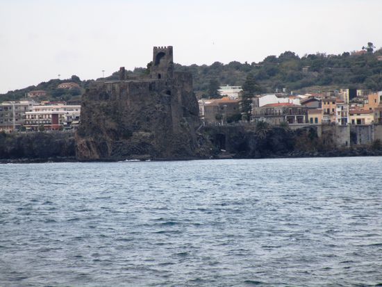 Aci Castello - Blick von Aci Trezza aus