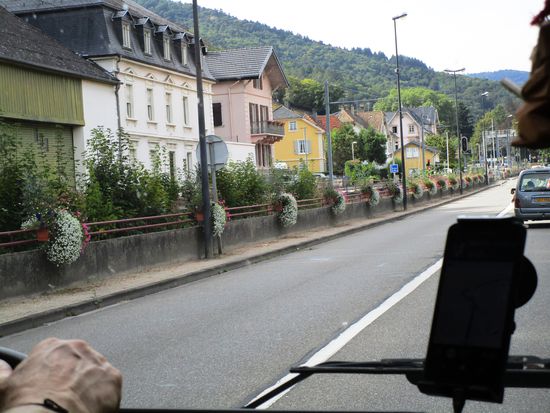 In Frankreich - man sieht es an den Blumen