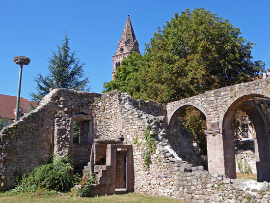 Um 660 n. Chr. wurde bei Munster von Benediktiner-Mönchen das St. Gregor-Kloster (Monasterium) gegründet, wonach die Stadt und das Tal benannt wurden. Das Kloster war Gregor dem Großen geweiht. Die Stauferkaiser Friedrich I. und Friedrich II. übergaben dem Kloster reiche Schenkungen. 1235 hatte das Kloster die Gerichtsherrschaft über das Gregoriental und die Stadt Munster erhalten und wurde Reichsabtei.