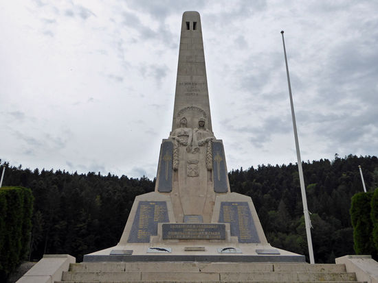 Ein monumentales Denkmal erinnert an die Toten des Krieges - Remiremont