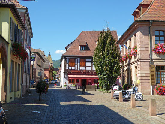 Bergheim - für unser Motorrad finden wir immer einen Platz
