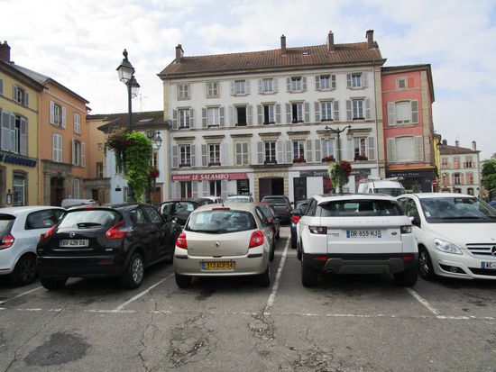 Epinal  -  Parken mitten in der Altstadt