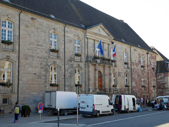 Abtshaus (16./18. Jh.) – heute Rathaus.