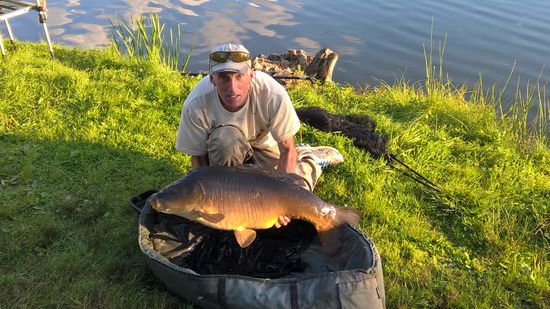 Stolzer Karpfenangler