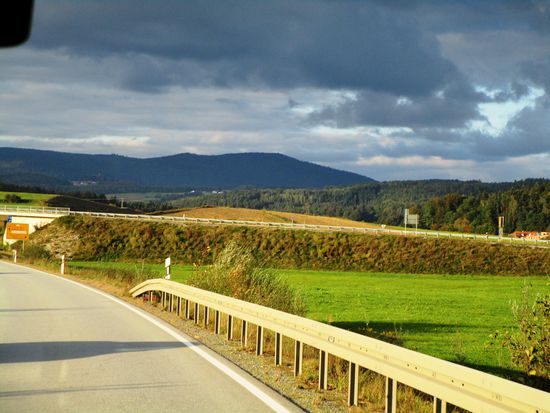 Dunkle Wolken über dem Bayerischen Wald