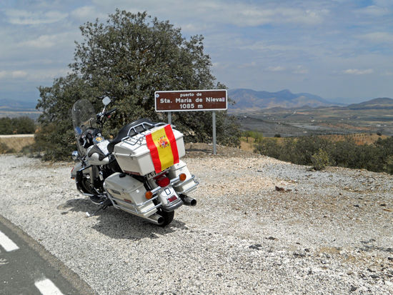 Wir passieren den Puerto de Santa Maria de Nieva, 1.085 m.