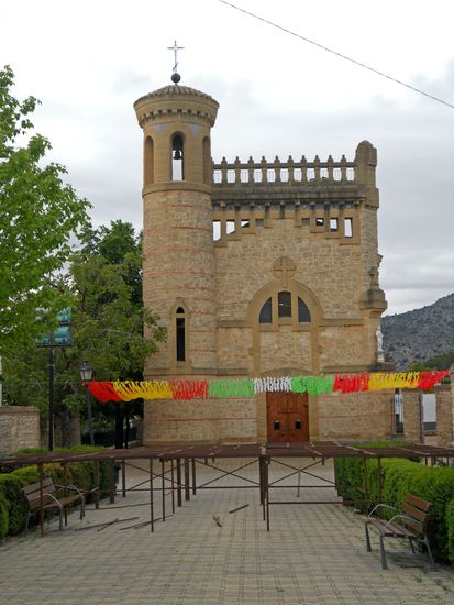 La Puebla de Don Fadrique - Paseo de la Santas mit der Ermita del Santo Angel.