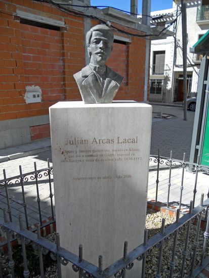 Maria - Plaza de la Encarnacion