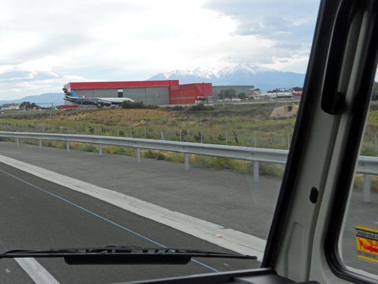 Im Hintergrund  - Mont Canigou – der Heilige Berg der Katalanen