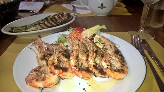 Trattoria di Nuova Speranza
Gegrilltes Gemüse und gegrillte Gamberoni