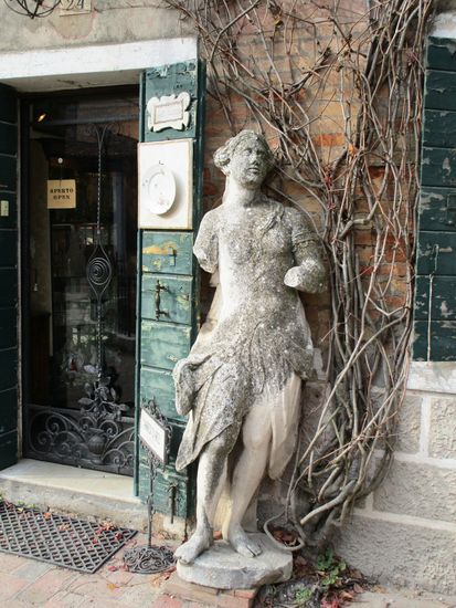 Antiquitäten- und Kunstgeschäft – Antichita Arredi d’Arte