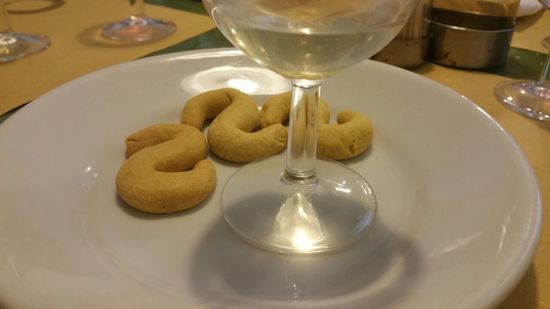 La Perla ai Bisati - Murano
Plätzchen und eine Art Vin Santo