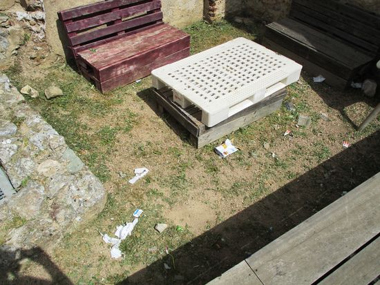 Cafe - Hinterlassenschaft von Touristen