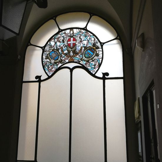 Via Guerrazzi, in der sich der Palazzo Carrati aus dem 16. Jahrhundert befindet. 
Der Zugang erfolgt durch die charakteristische Eingangshalle, die mit Gedenktafeln und einem polychromen Buntglasfenster geschmückt ist, durch die der Besucher sofort die Atmosphäre spürt, in die das Gebäude seit mehr als drei Jahrhunderten eingetaucht ist. 
Das Haus ist eines der ältesten Musik-Institutionen der Stadt.