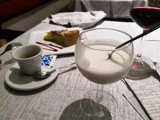 Torta di Nonna und Zitronensorbet