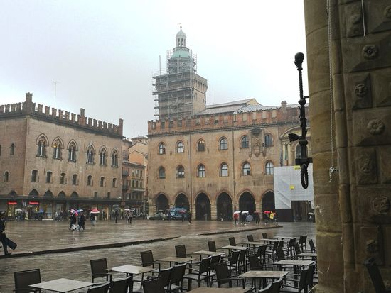Rechts Palazzo Comunale