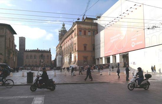 Rechts Palazzo Comunale