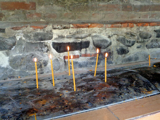 Kerzen für die Lebenden und die Toten