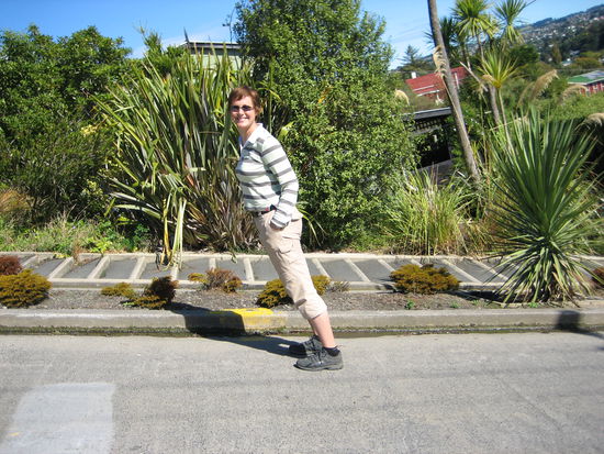 In der Baldwin Street, der steilsten Strasse der Welt